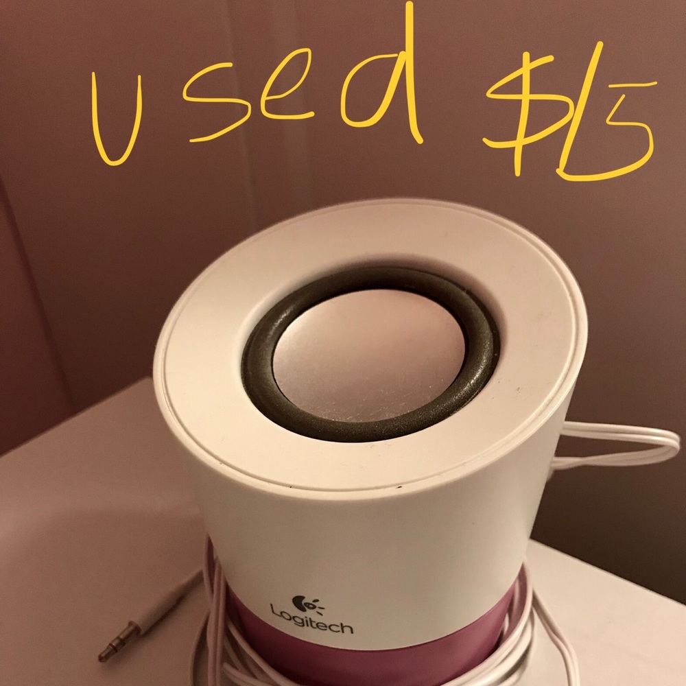 Logitech single speaker used great condition pink